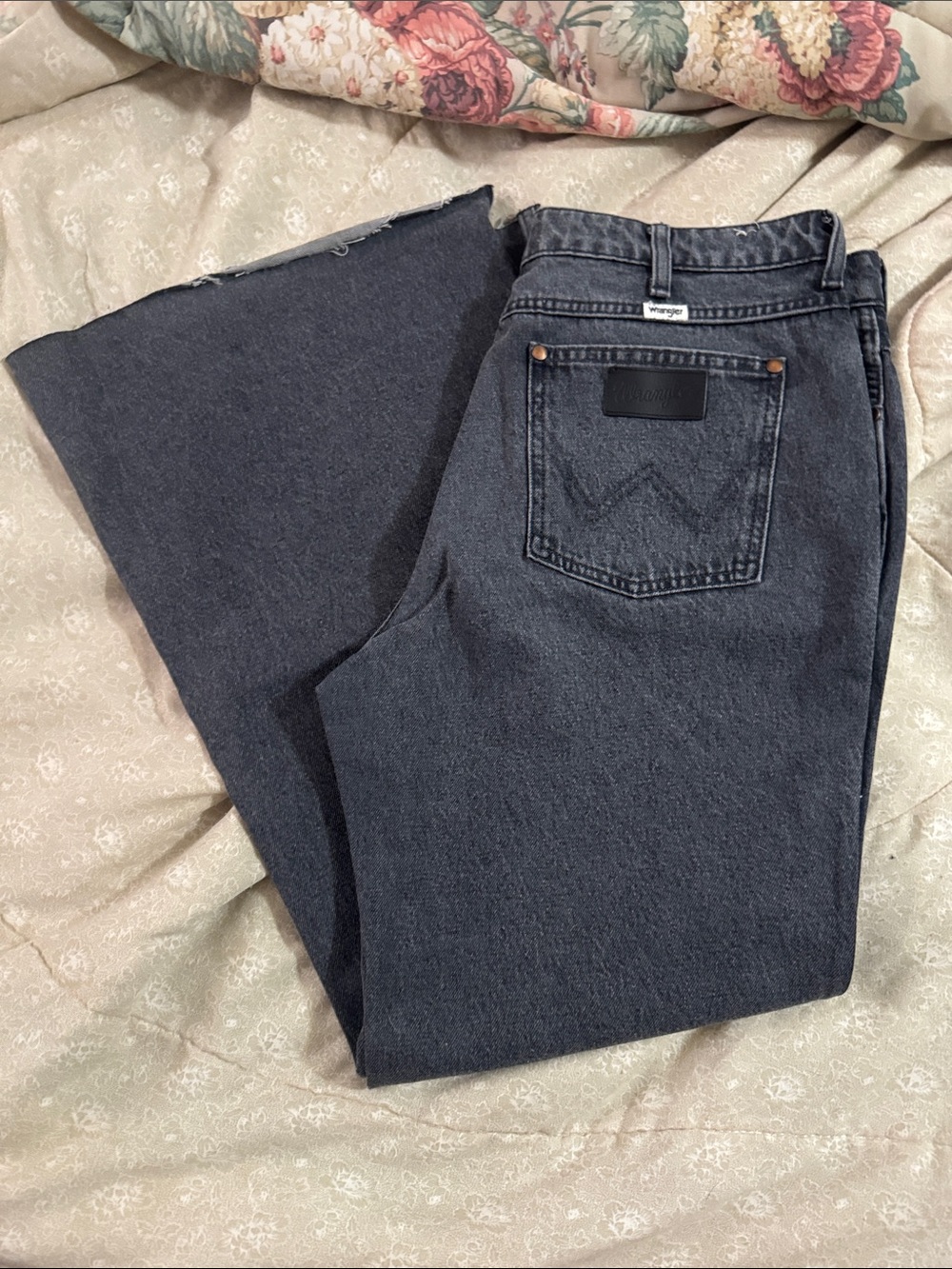 Wrangler women's Charcoal wide-Leg Jeans